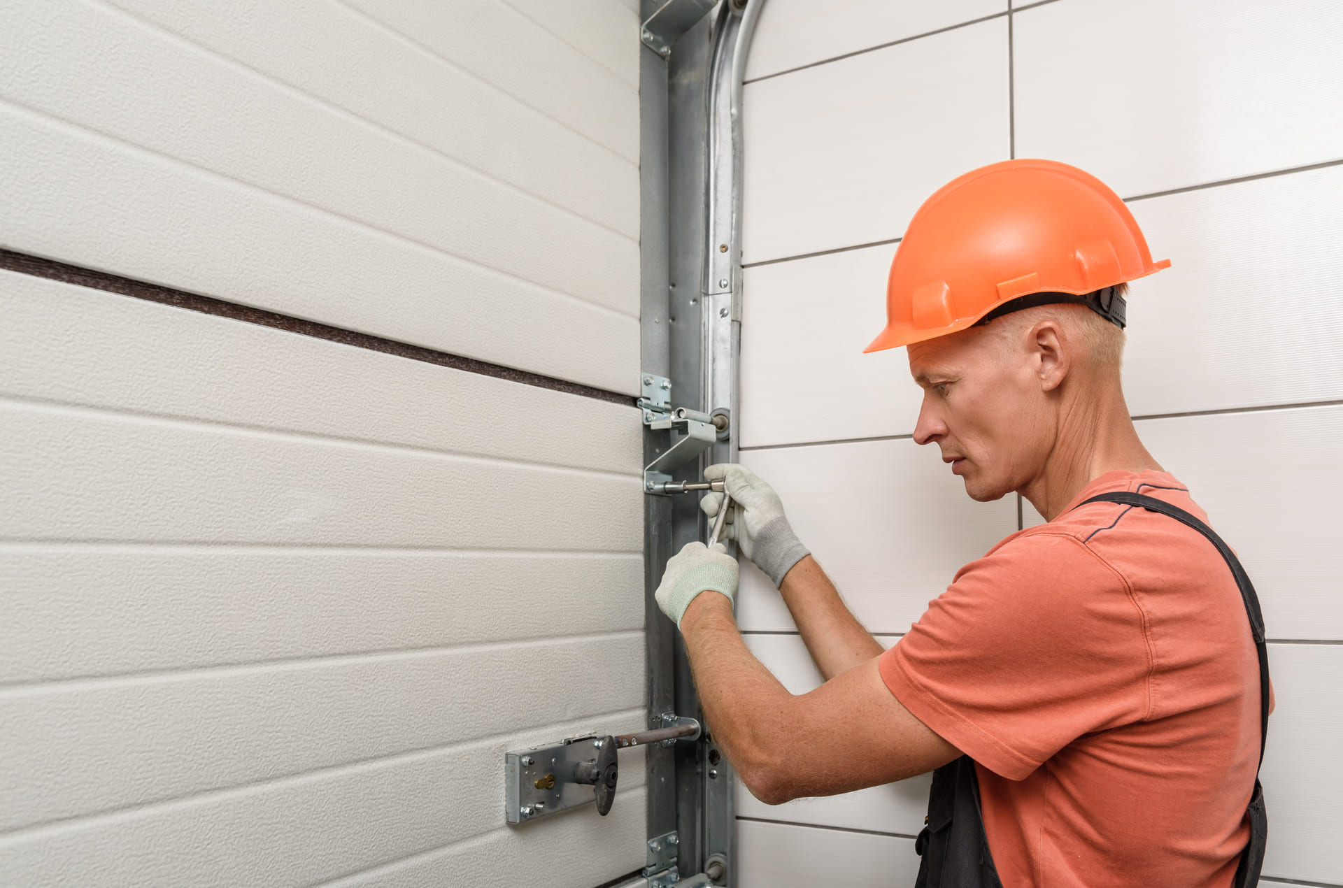 Garage door service article image